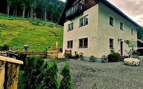 Large Detached Holiday Home In Muhr